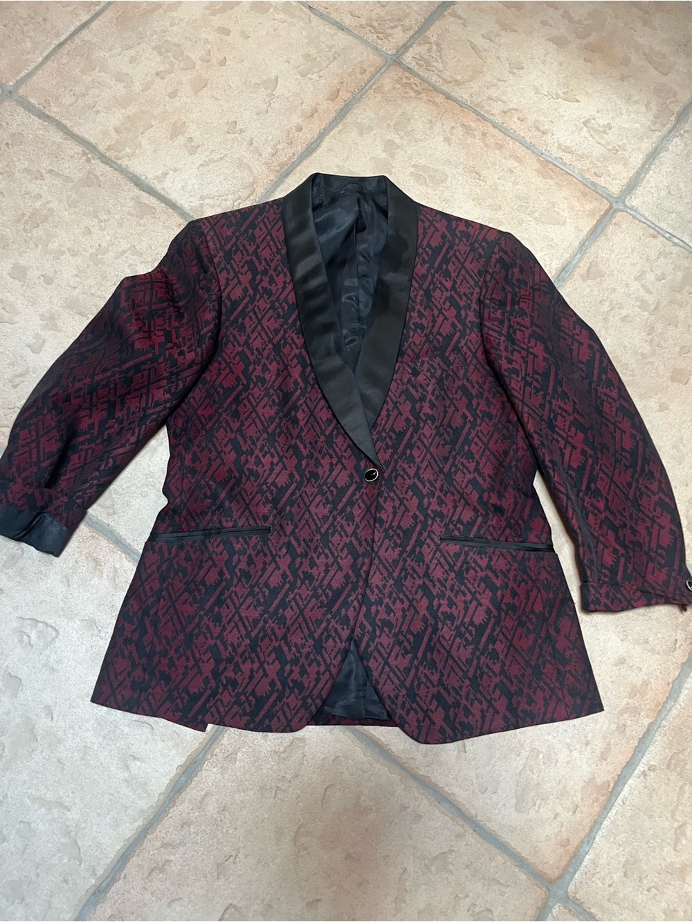Men's Burgundy & Black Patterned Shawl Lapel Dinner Jacket
